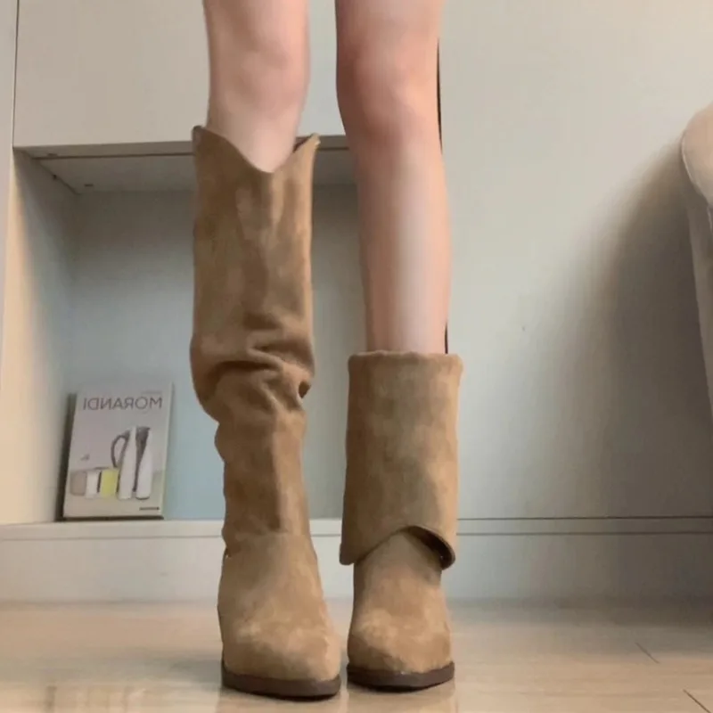 Khaki-Wildleder-Western-Kniestiefel, spitze Zehenpartie, Blockabsatz, umklappbare Manschette, locker geschnittene, geraffte Vintage-Cowboy-Schuhe – Detail 1