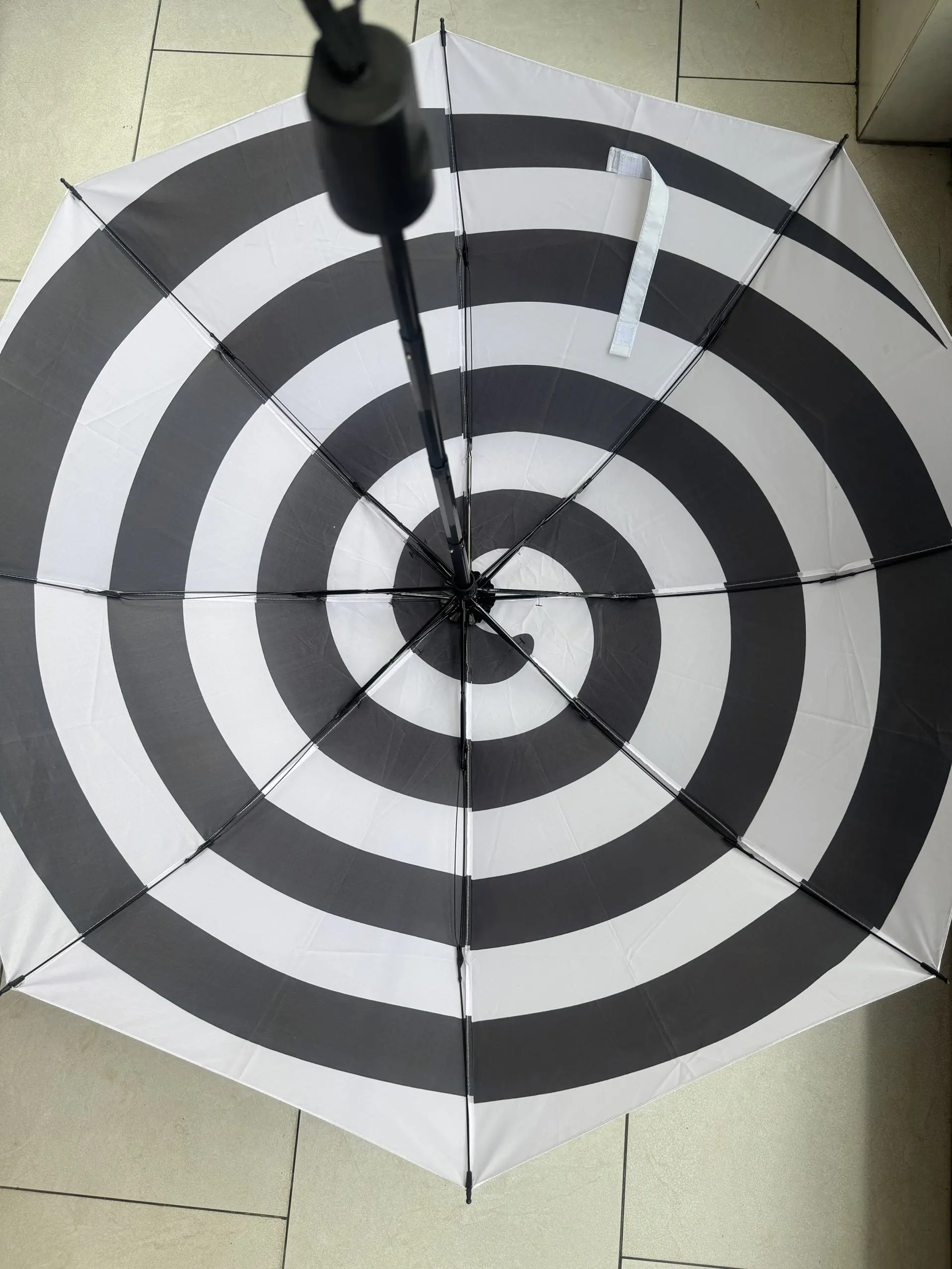 

Vortex Spiral Black White Striped Umbrella Ins French Foldable Rain Umbrella Resistant Windproof Folding Travel Umbrella Woman