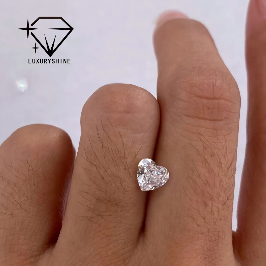 

LuxuryShine VVS2-VS1 D-F Цвет сердца Отличная огранка Обращенный в лаборатории бриллиант 1CT 2CT 3CT 4CT 5CT Поддержка специальных ювелирных изделий на заказ