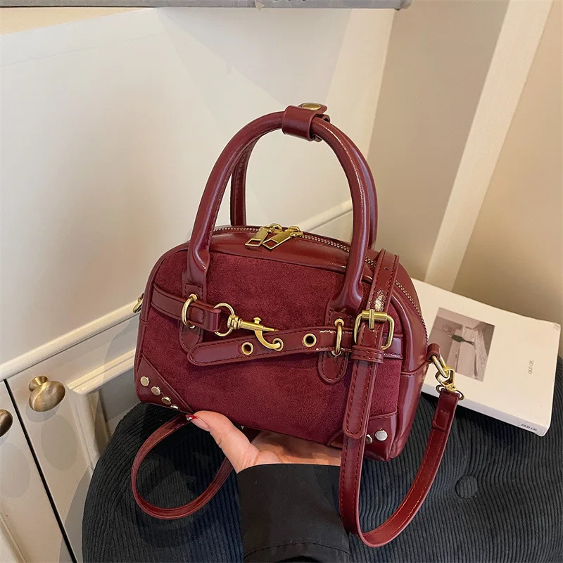 

Осенняя острая сумка через плечо 202, роскошная женская сумка через плечо, текстурированная сумка Day to Night, минималистичная сумка на ремне, шикарная верхняя ручка