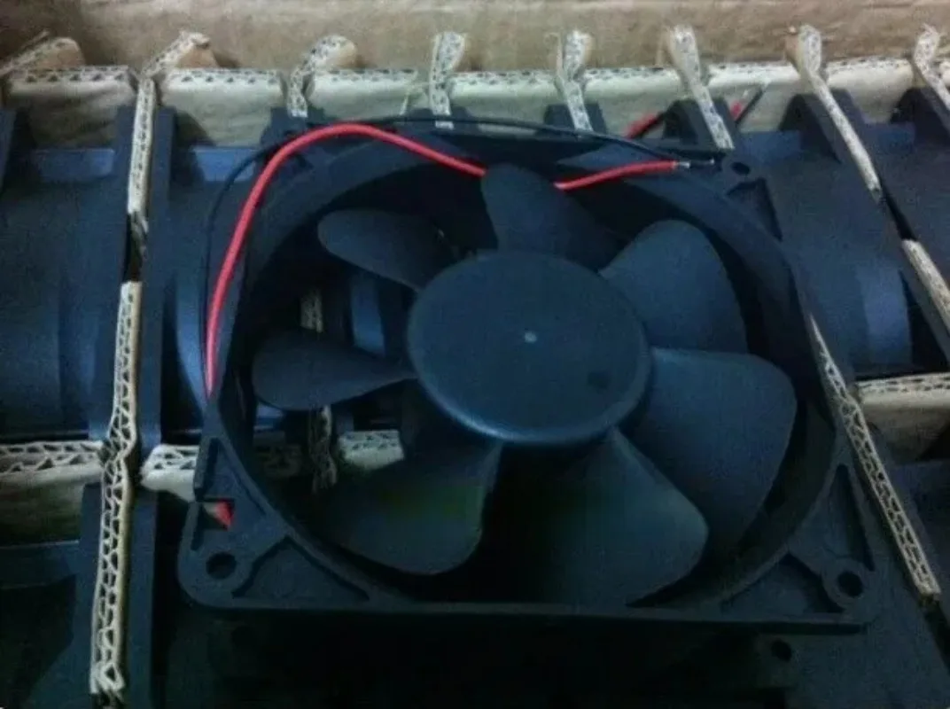 

NEW FOR INNOVATIVE SP1203812H DC12V 0.65A High air volume fan