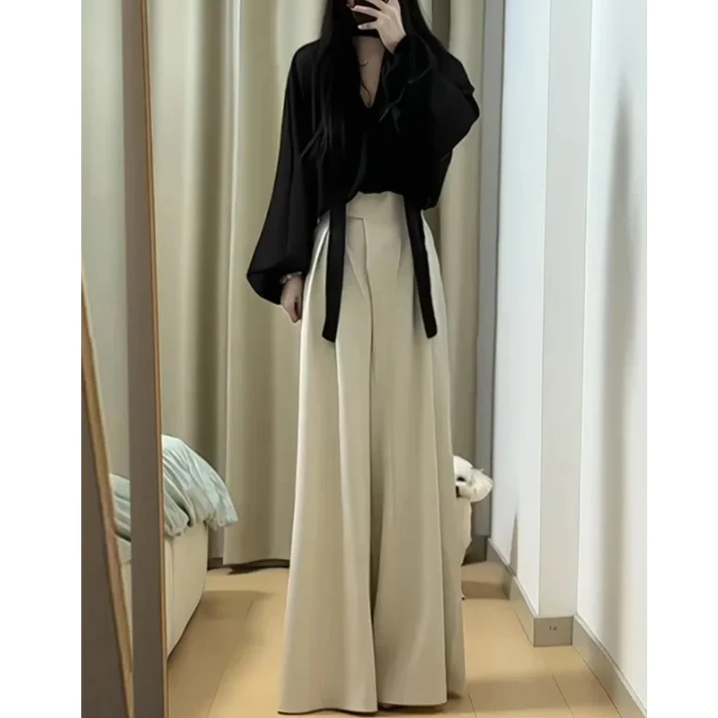 

Весенне-осенний женский комплект 2026, новая элегантная универсальная французская рубашка с высокой талией, повседневные брюки, комплект из двух предметов