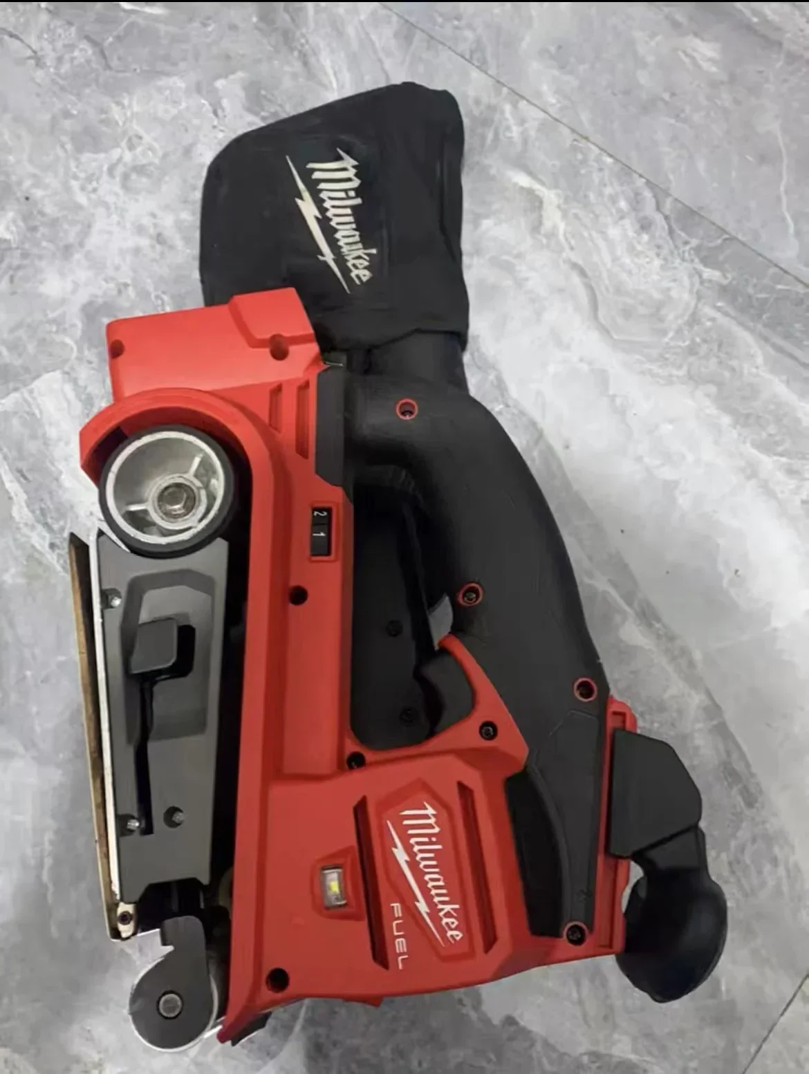 

Milwaukee M18 FUEL 18V Cordless Belt Sander (Tool Only) ，SECOND HAND ,NEARLY NEW