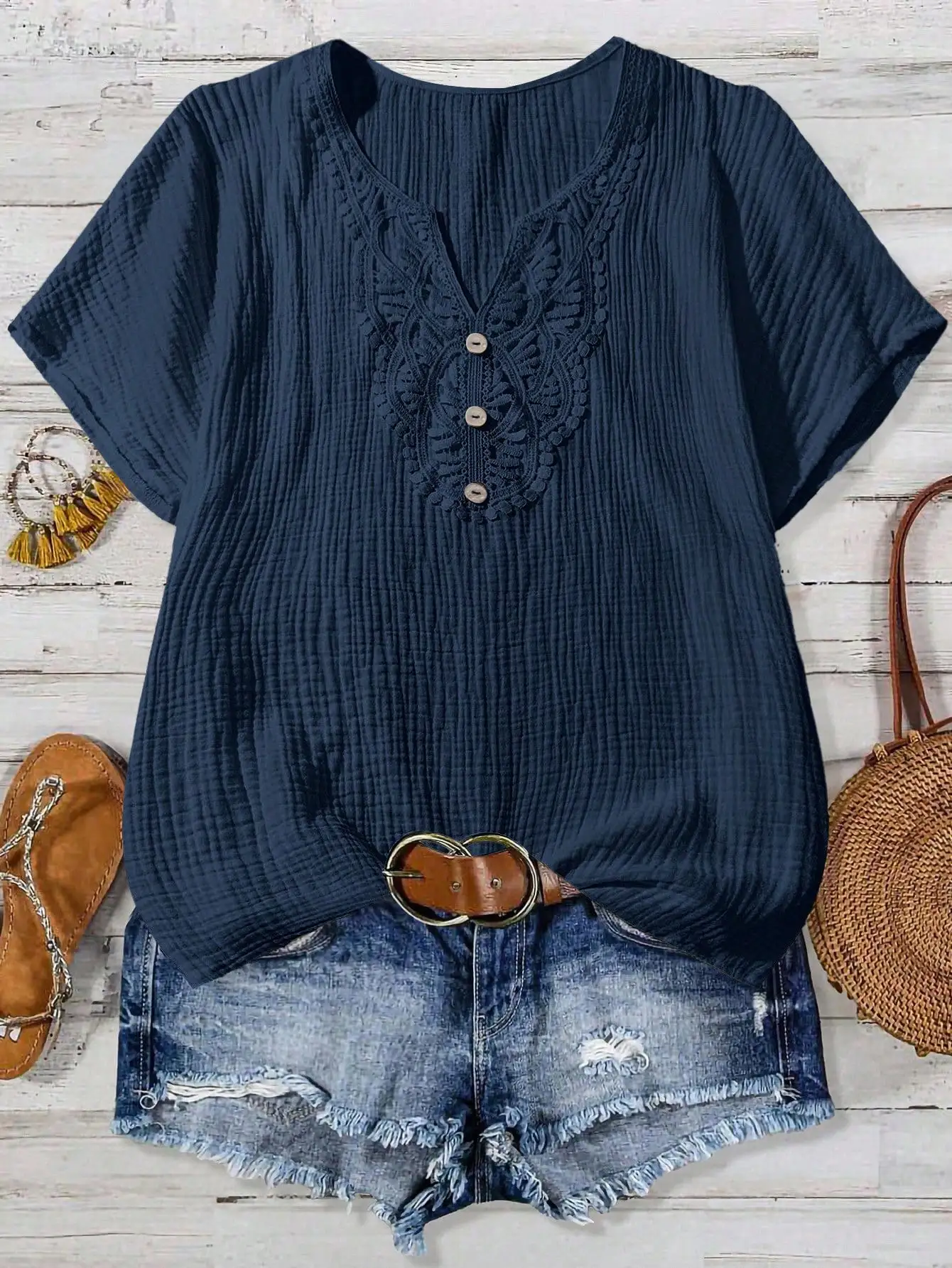 

Plus Size Women V-Neck Lace Contrast Short Sleeve Casual Blouse