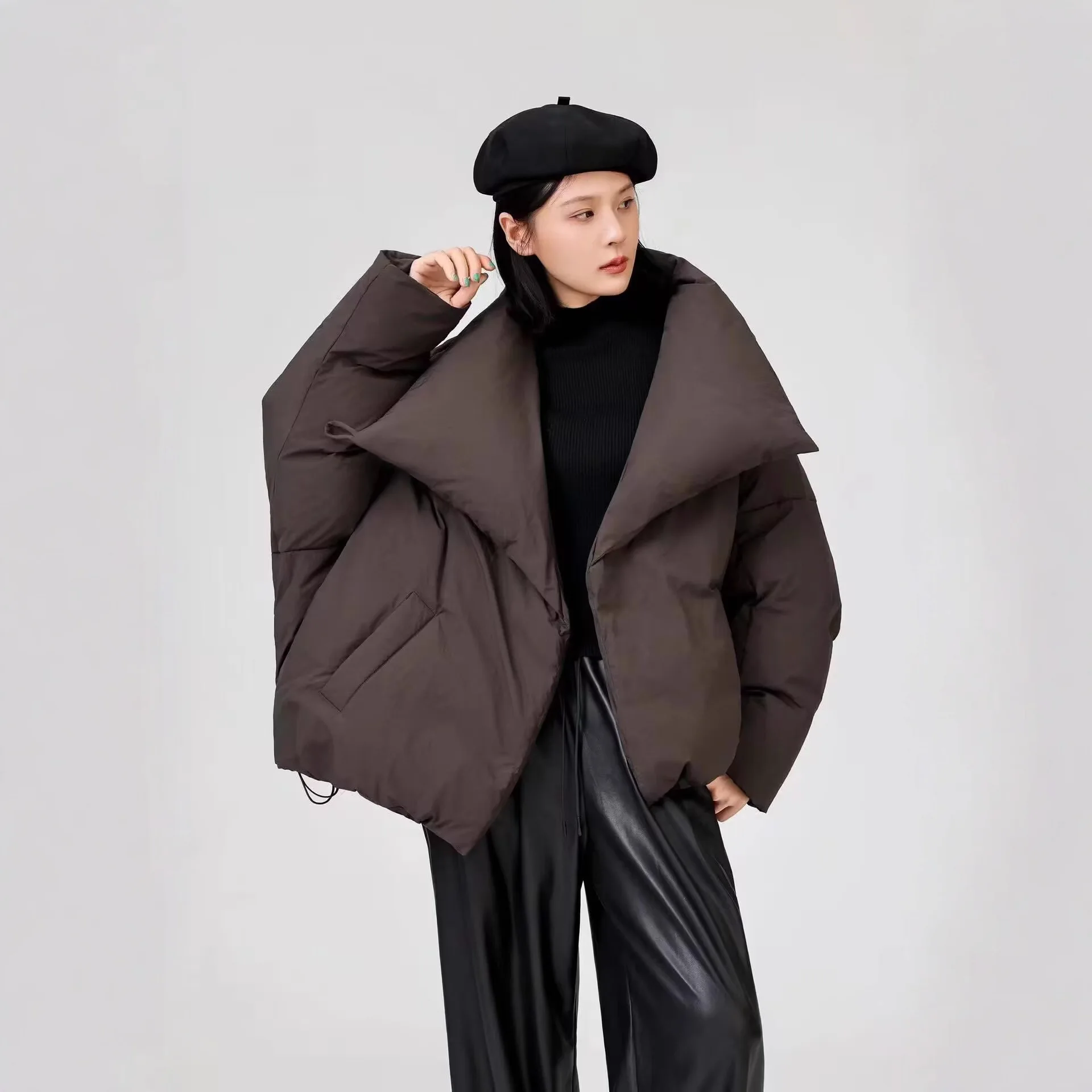 Piumino retrò taglie forti Piumino corto invernale Nuovo piumino d'anatra bianco 90 Giacca trapuntata calda allentata per donna