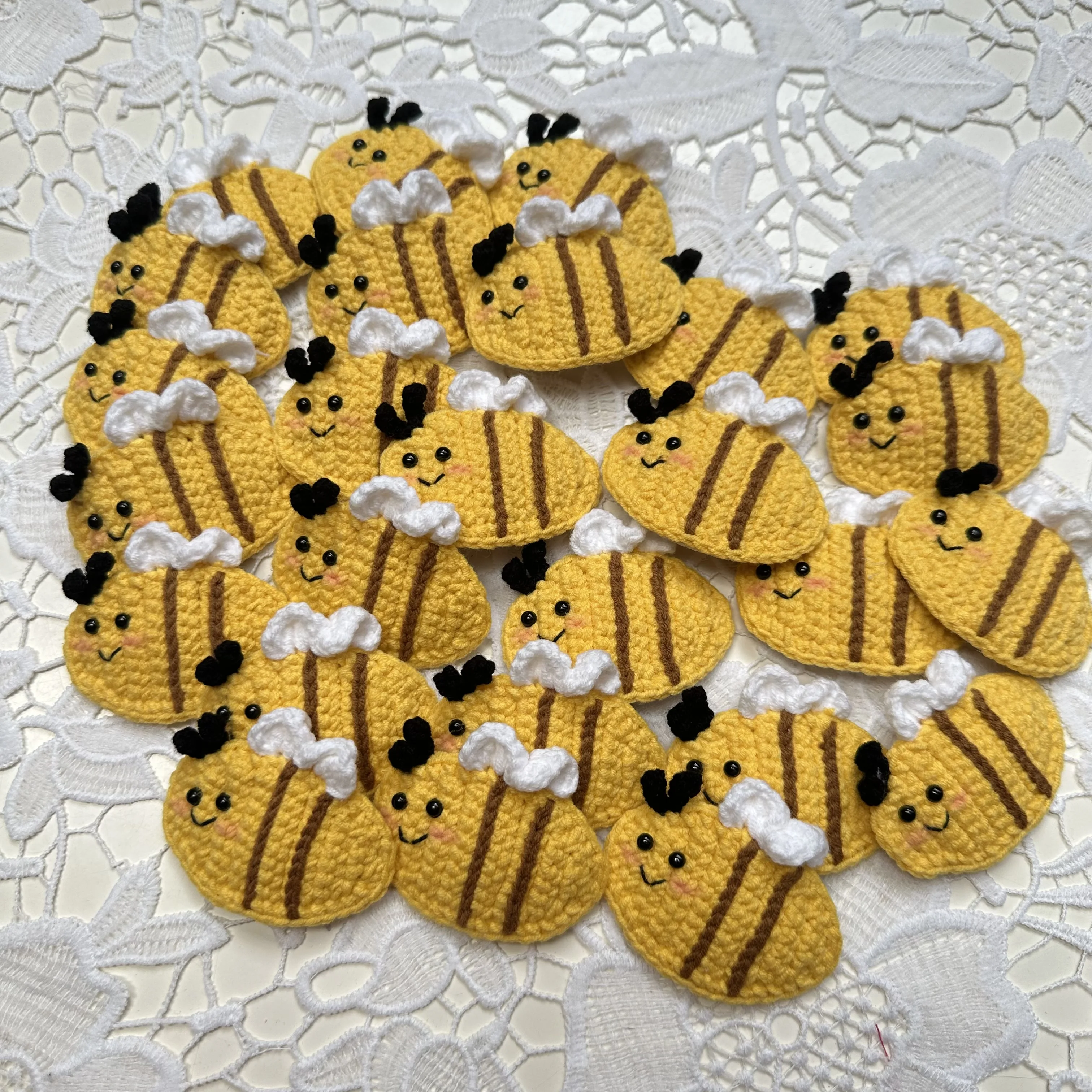 Hand-crocheted Cute Bees Hair Clip For Girls Sapling Hanmade Knitting Hair Clip For Children Baby Knitting Top Clip