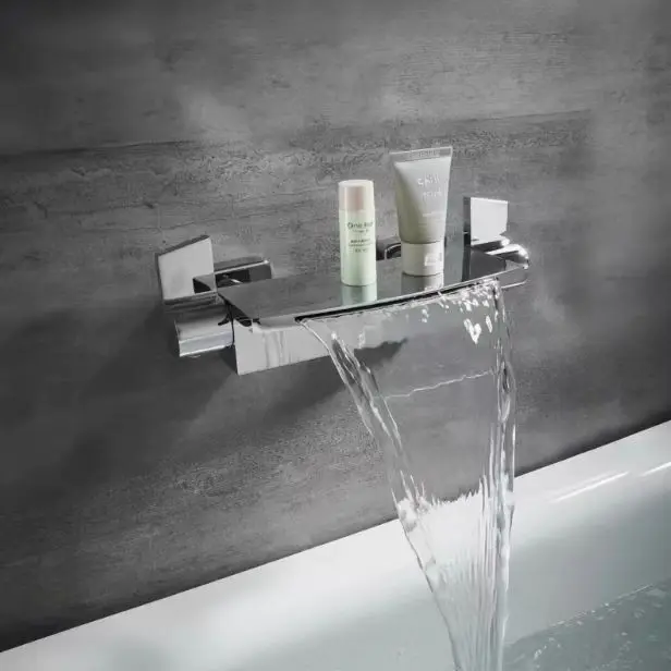 Geborsteld goud badkuipkraan messing wandmontage badkamer douchekraan mengkraan met handdouche waterval uitloop bad doucheset