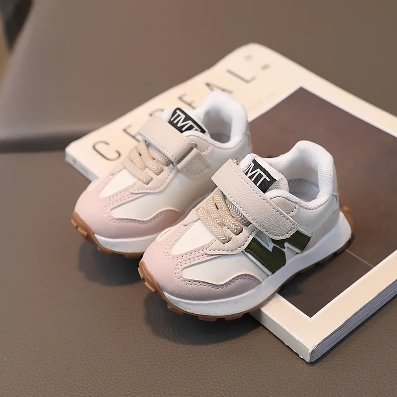 

Детская спортивная обувь. Дышащие нескользящие удобные кроссовки для малышей. Легкая повседневная обувь для бега на липучке и мягкой подошве.