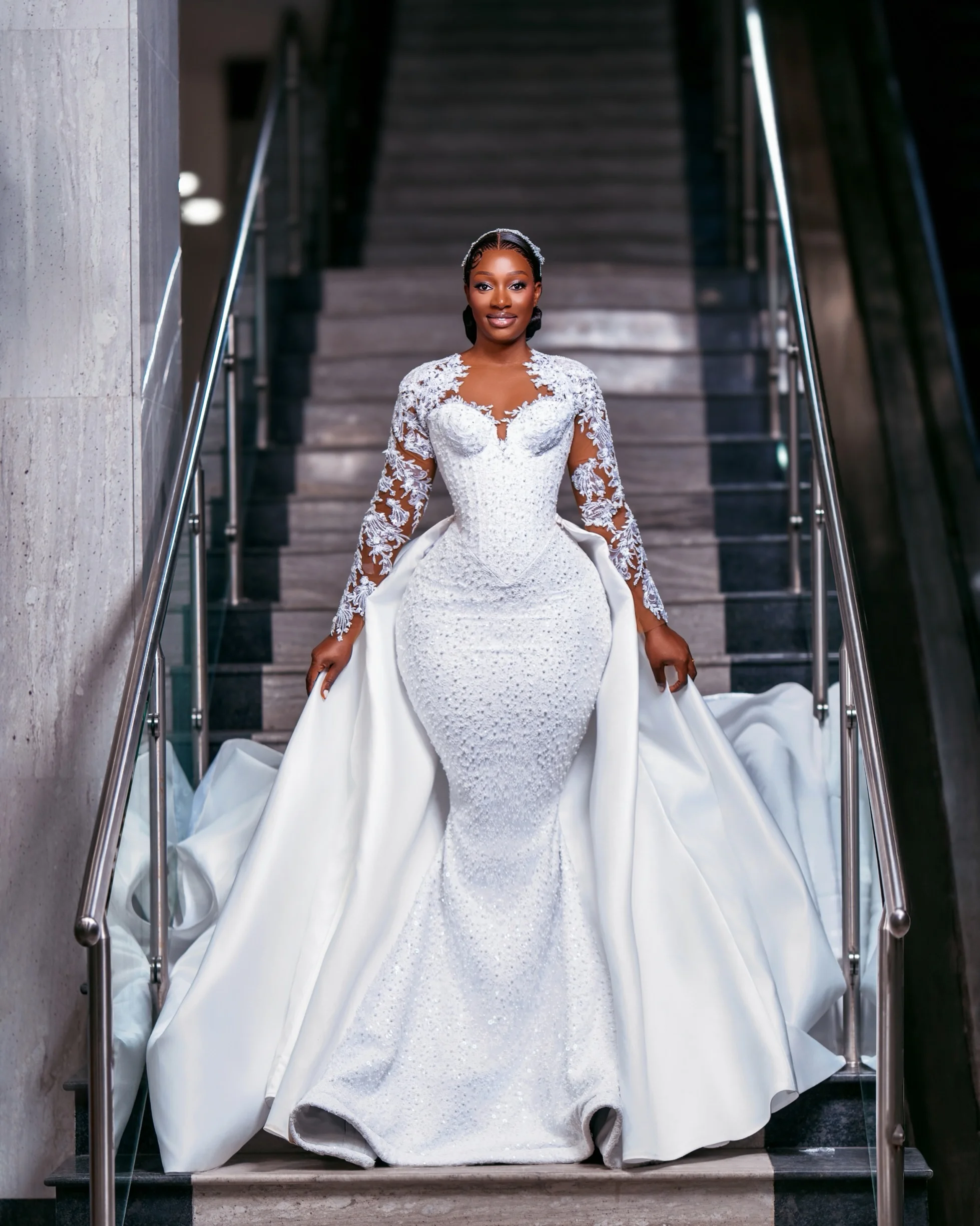 

Strapless Sweetheart Lace Wedding Dress Corset Back Ball Gown Cathedral Train Luxury Bridal Gown Vestido De Novia Customized
