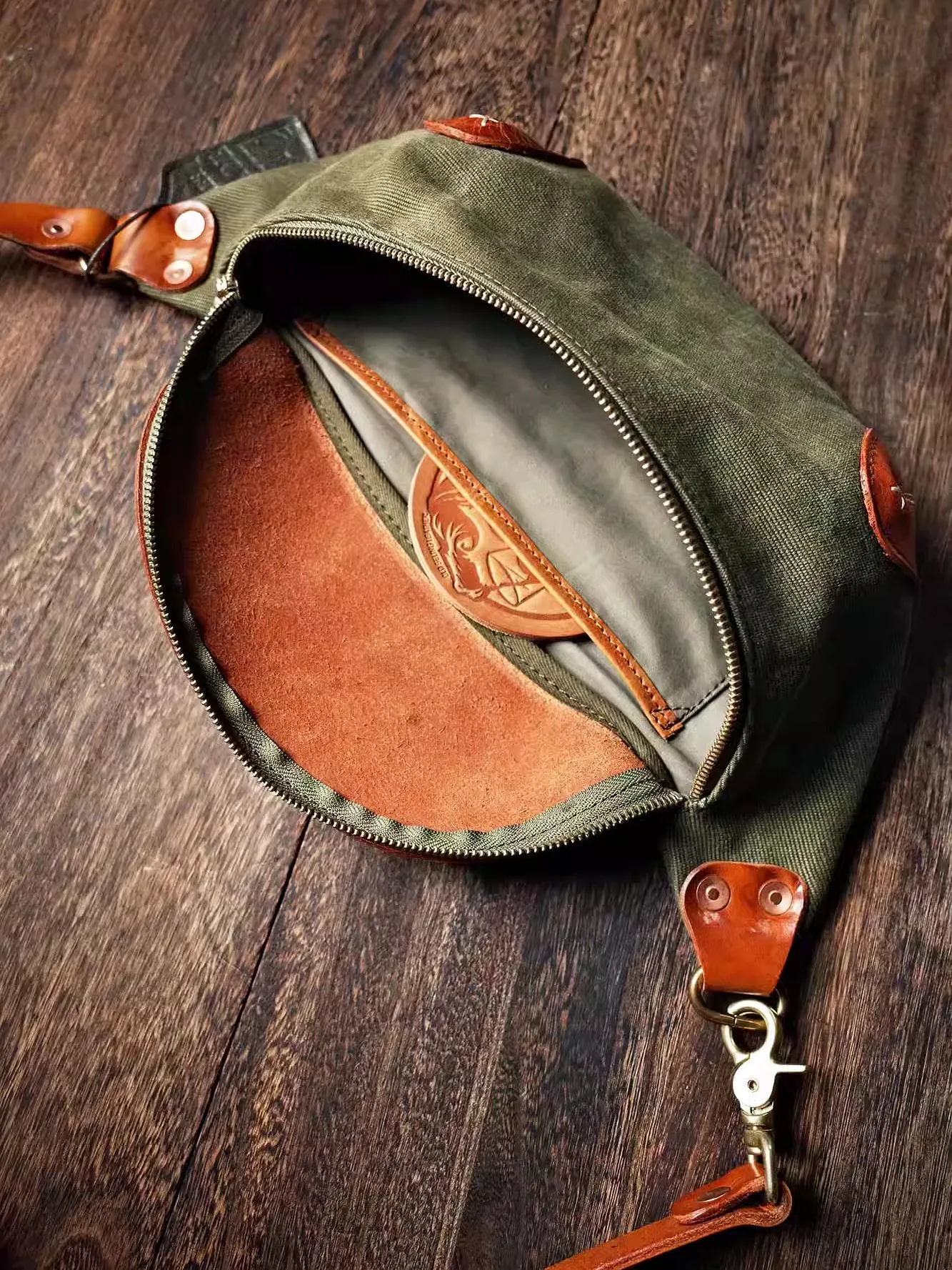 High-quality canvas genuine leather stitching men's chest bag vintage designer handmade luxury outdoor daily crossbody bag