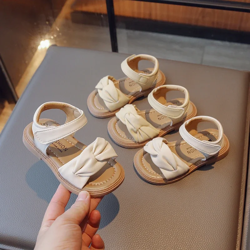 

2026 Girls Summer Sandals Fashion Pleated Children Causal Flat Sandals Open-toe Non-slip Kids Outdoor Beach Sandals Breathable