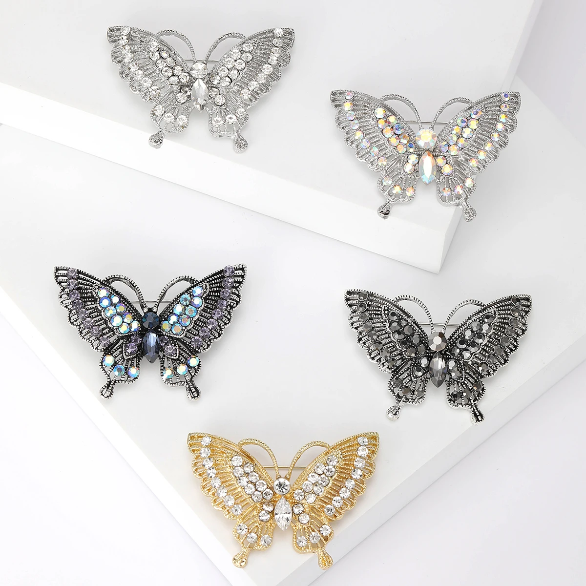 Beaut&Berry Popular Rhinestone Butterfly Brooches 5-color Beautiful Insect Pins for Women Casual Accessories Gifts