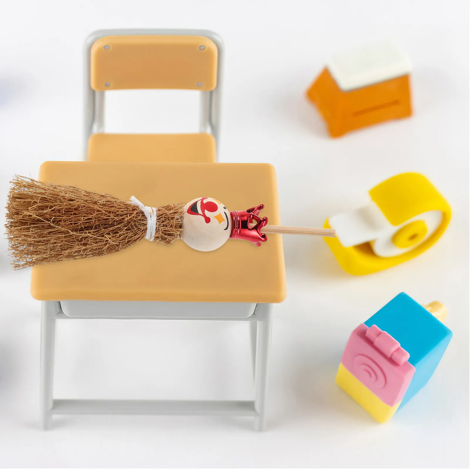Miniature Wooden Clown Broom Set – 2pcs Realistic Dollhouse Prop for Micro Scene Layout & Tiny House Accessories