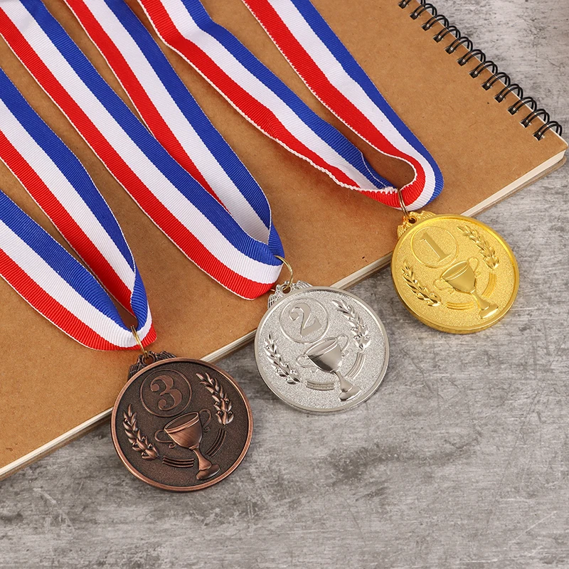 Medalla de premio de oro, plata, bronce, ganador, premio de competición de fútbol, medalla de premio para fiesta, regalo de recuerdo, juguetes para niños, 1Pc