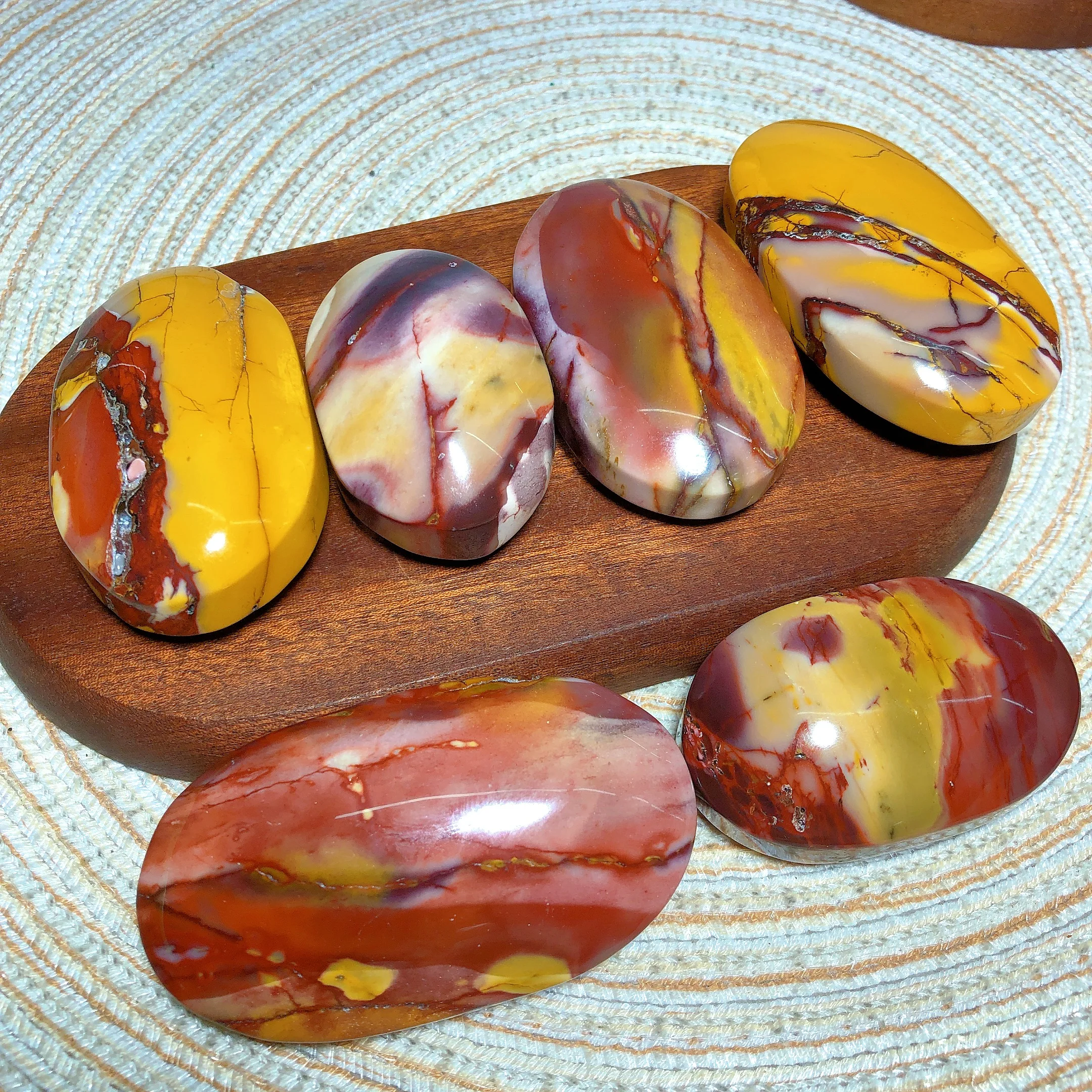 Natural Crystals Mookaite Palms Colorful Bounding Egg High Quality Mineral Energy Ornament Room Decor Gift