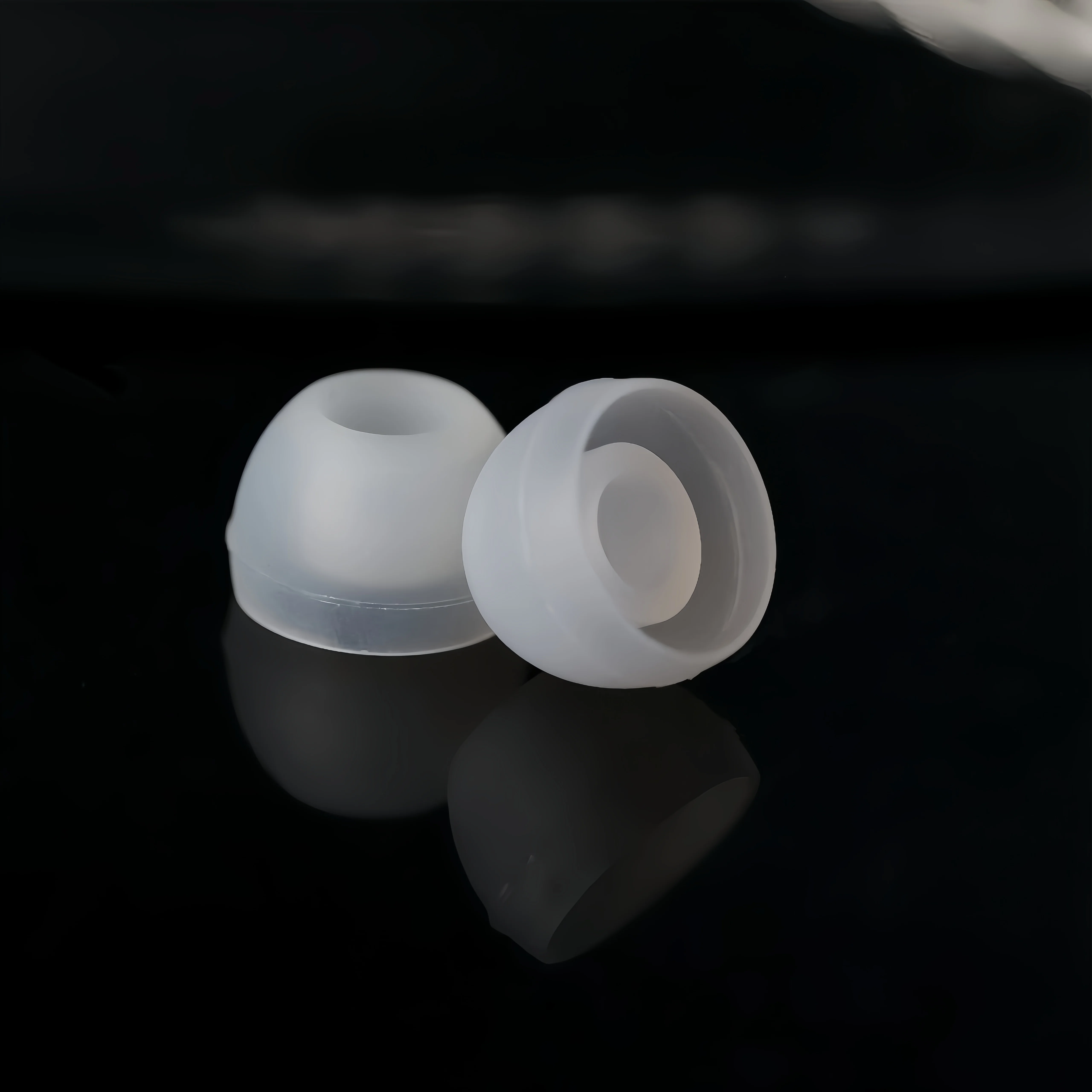 ZiSin Multi Specification SML Silicone Eartips for In Ear Earphones, Universal Dustproof and Soundproof Earplugs.
