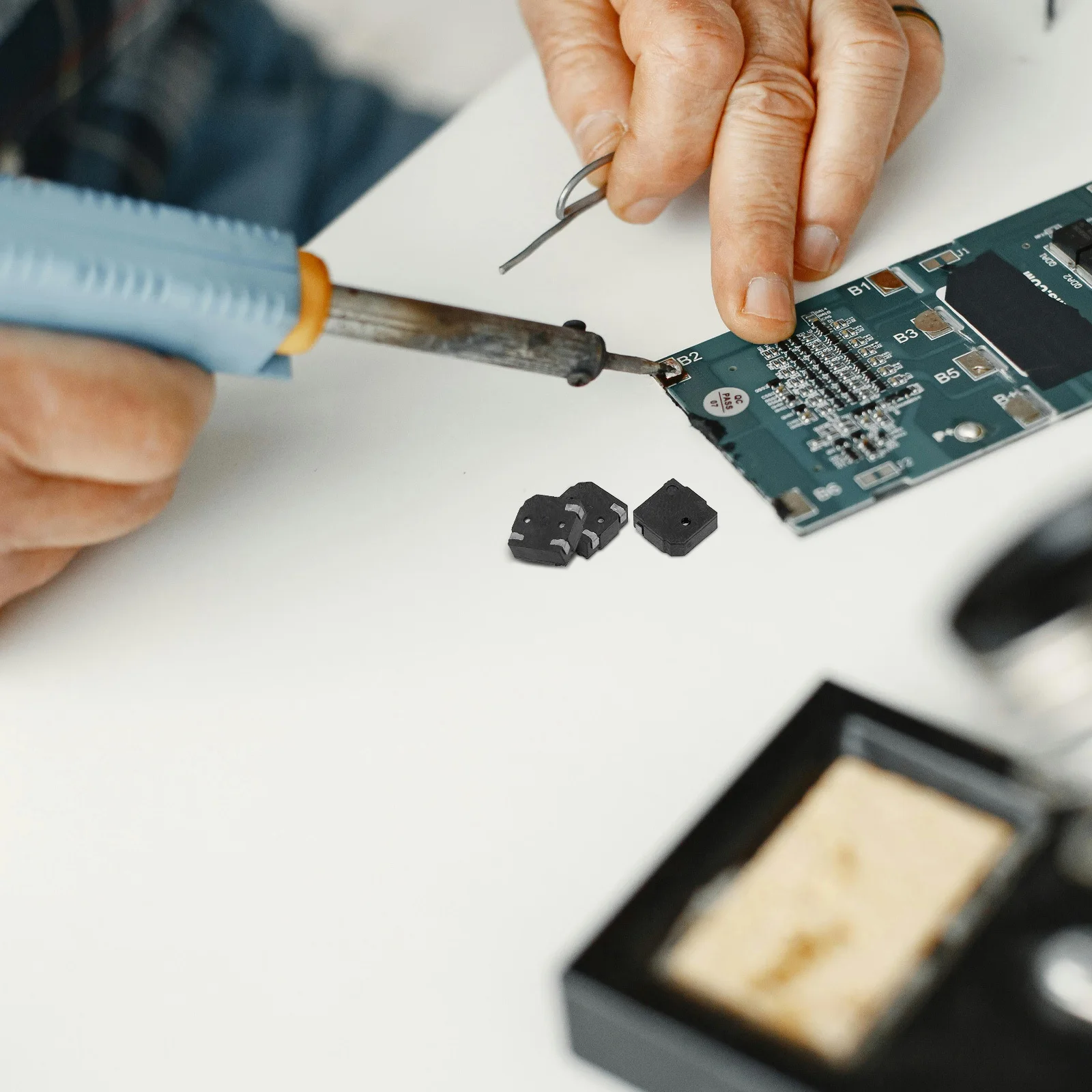 

4 шт., мини-зуммер, компактный размер, розыгрыш, забавные электронные звуковые устройства, сигнализация для трюков, дверь, пьезоэлектрический звуковой зуммер, замена высокого