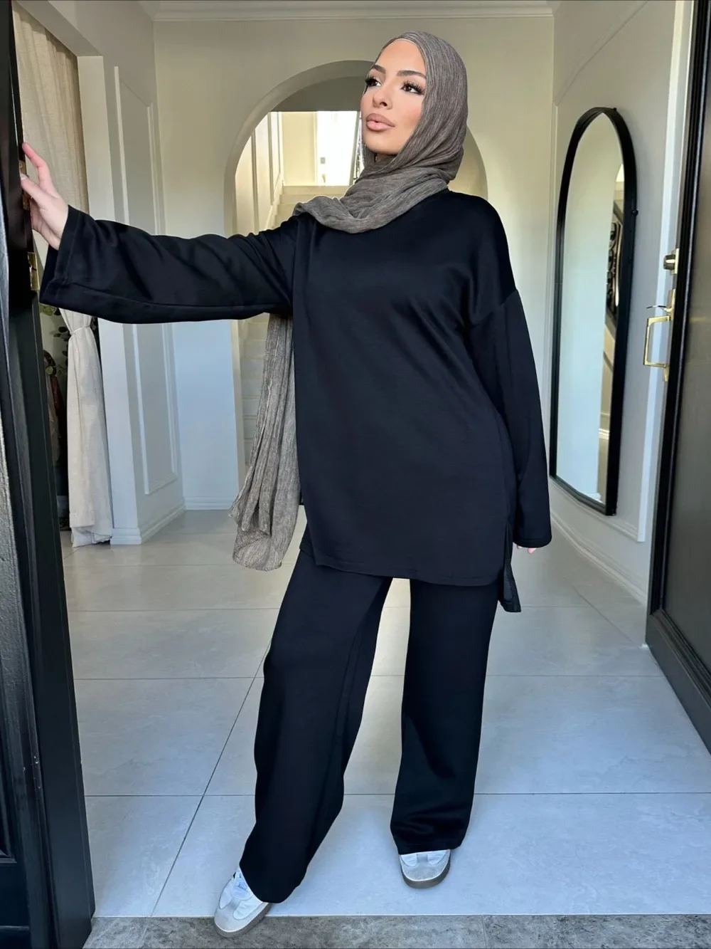 طقم مكون من قطعتين بلوزة نسائية بلايز بنطال ذو قصة أرجل واسعة بدلة المغرب دبي ملابس عيد رمضان مسلم خريف 2025 مجموعة نسائية مسلمان