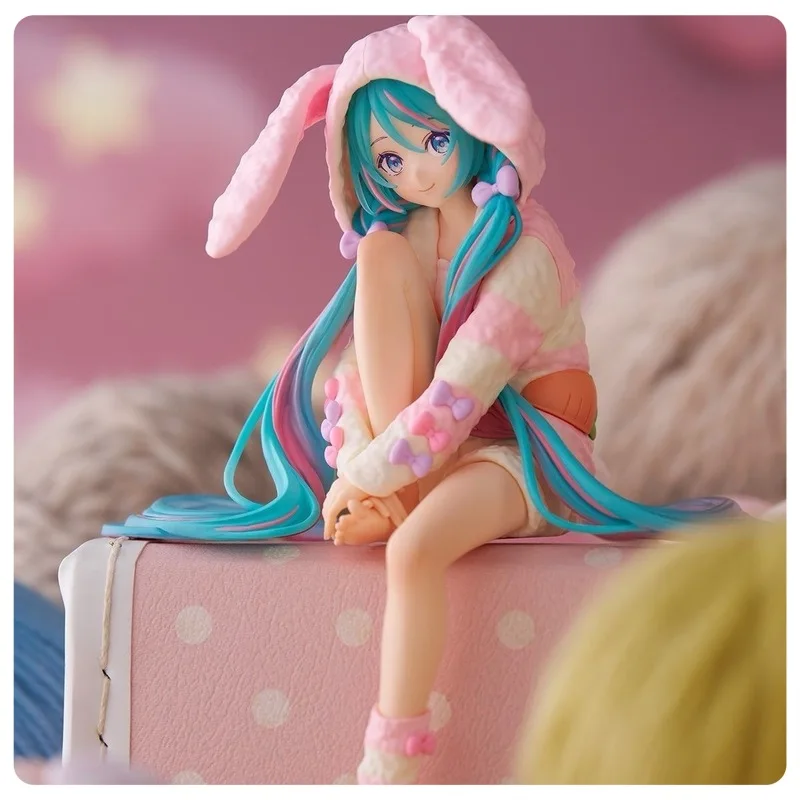 Figurine de dessin animé, décoration de salle de jeu de bureau, nouilles instantanées pressées, poupée oreilles de lapin, vêtements de nuit, modèle de jouet pour fille