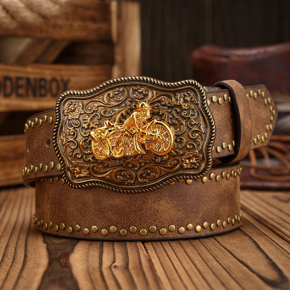 

A PU belt suitable for both men and women, combining the style of western denim and retro, is perfect for daily casual outings