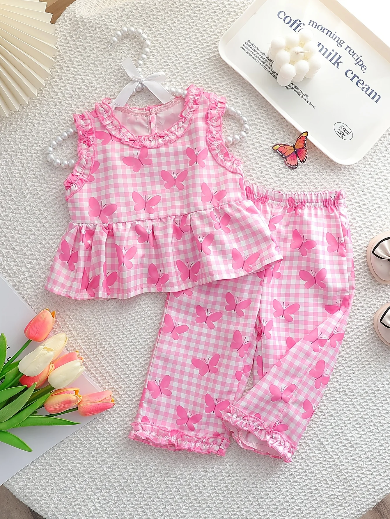 

Летний комплект из двух предметов для девочек: топ с рюшами и принтом бабочек в клетку + шорты | Подарок на День святого Валентина / Подарок на день рождения для девушки