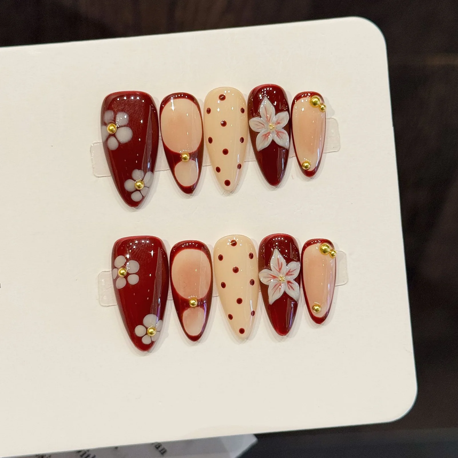 10pcs Handmade Wine Red French Press On Nails With White Polka Dot Designs Almond Shape Vintage Fake Nails 3d White Flower Decor