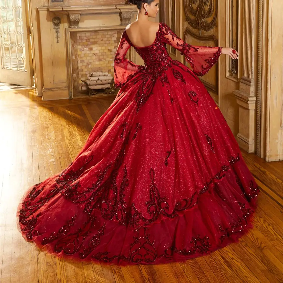 Vestido de renda multi-camadas, decote em v, mangas compridas, lantejoulas vermelhas champagne, bola de renda, vestido quinceanera