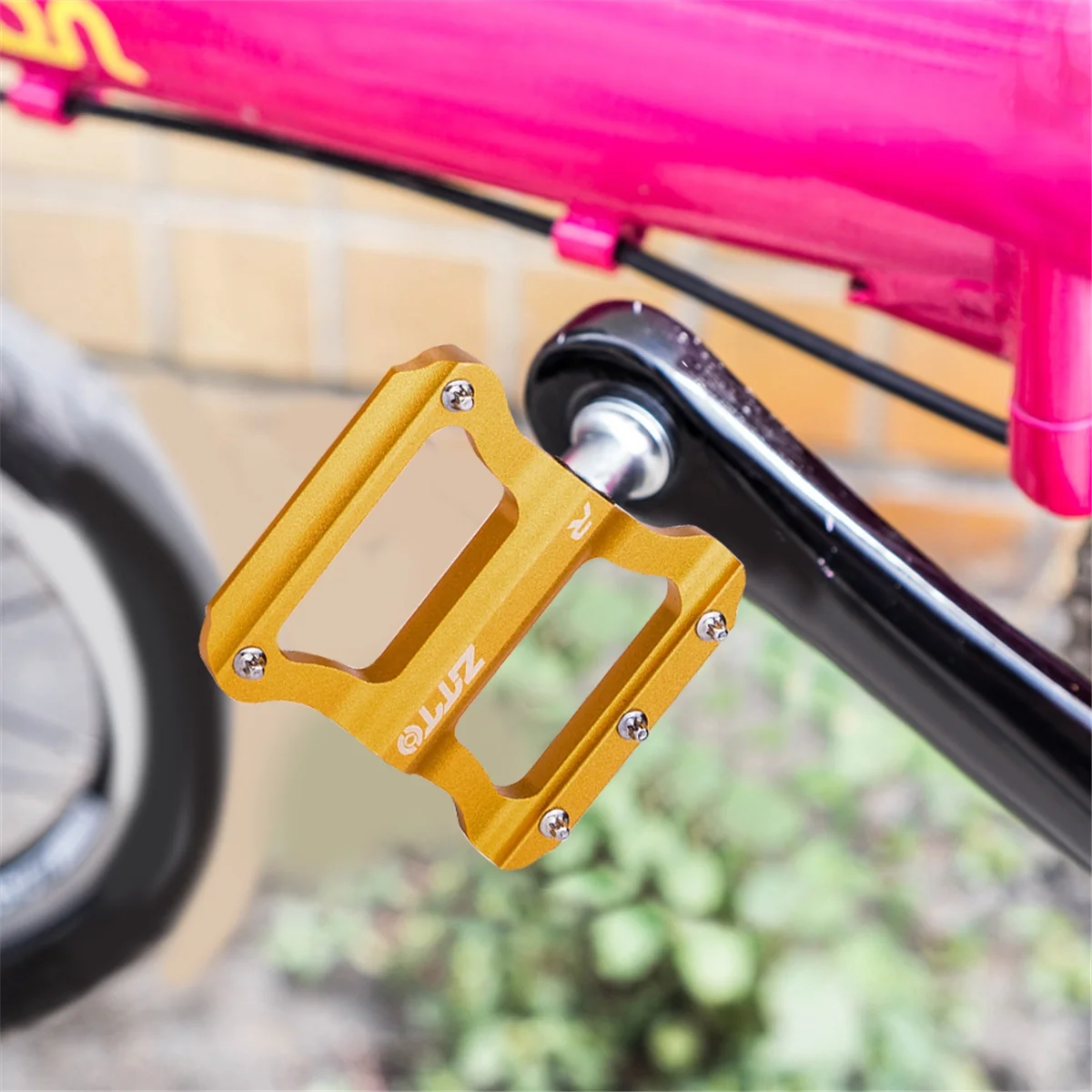 

ONGE Road Bike Ultralight Flat Pedal Aluminum Alloy Bicycle Bearings Anti-Slip Folding Pedals Cycling Gold