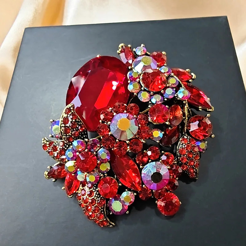 SKEDS Luxury Exquisite Women Girls Full Crystal Flower Brooches Badges Gorgeous Rhinestone High Quality Lady Pins Corsages