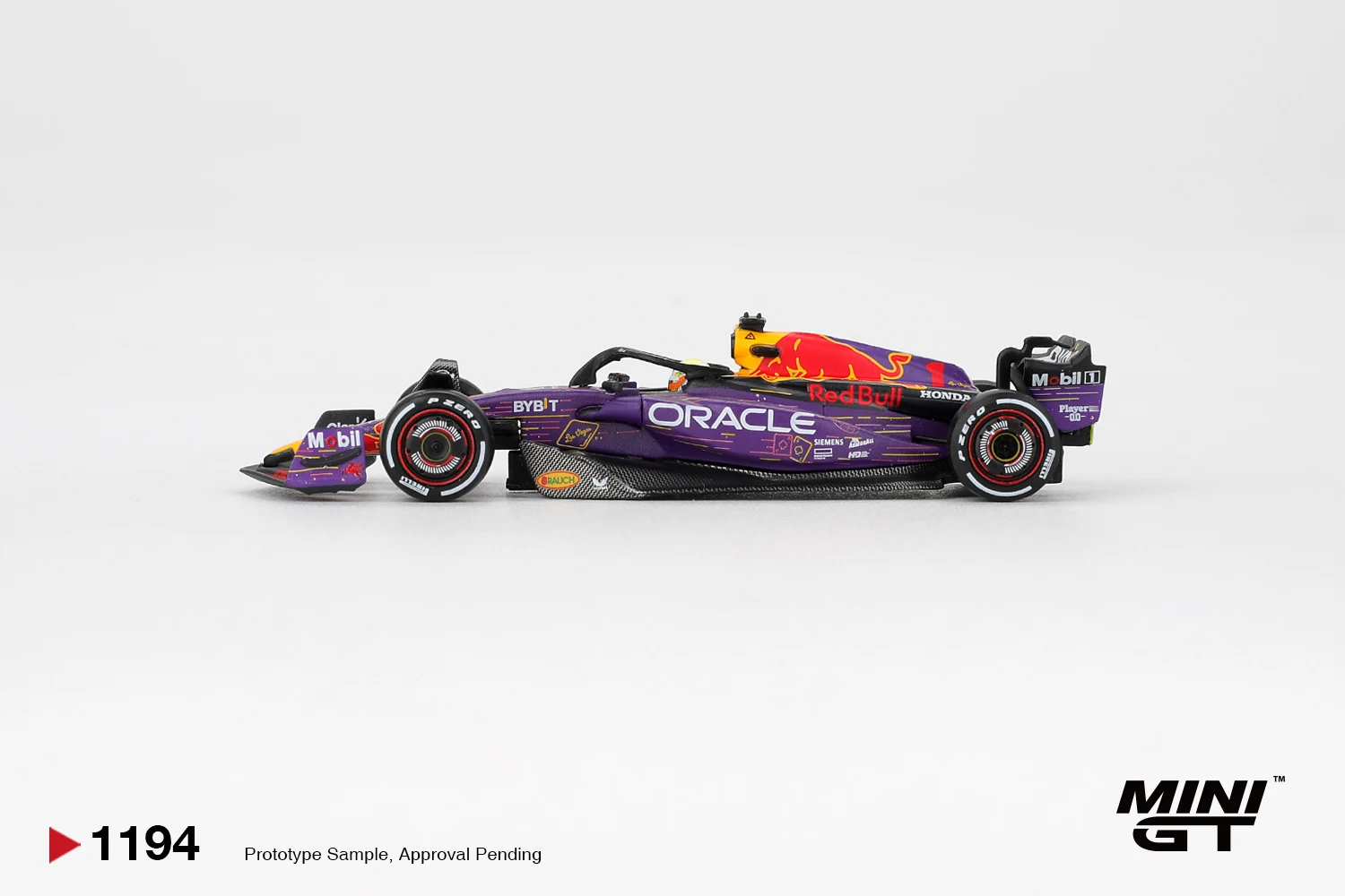MINIGT 1/64 Oracle Red Bull Racing RB19 #1 Max Verstappen MGT01194-CH Cars Alloy Diecast Metal Model Kids Toys Boys image 3