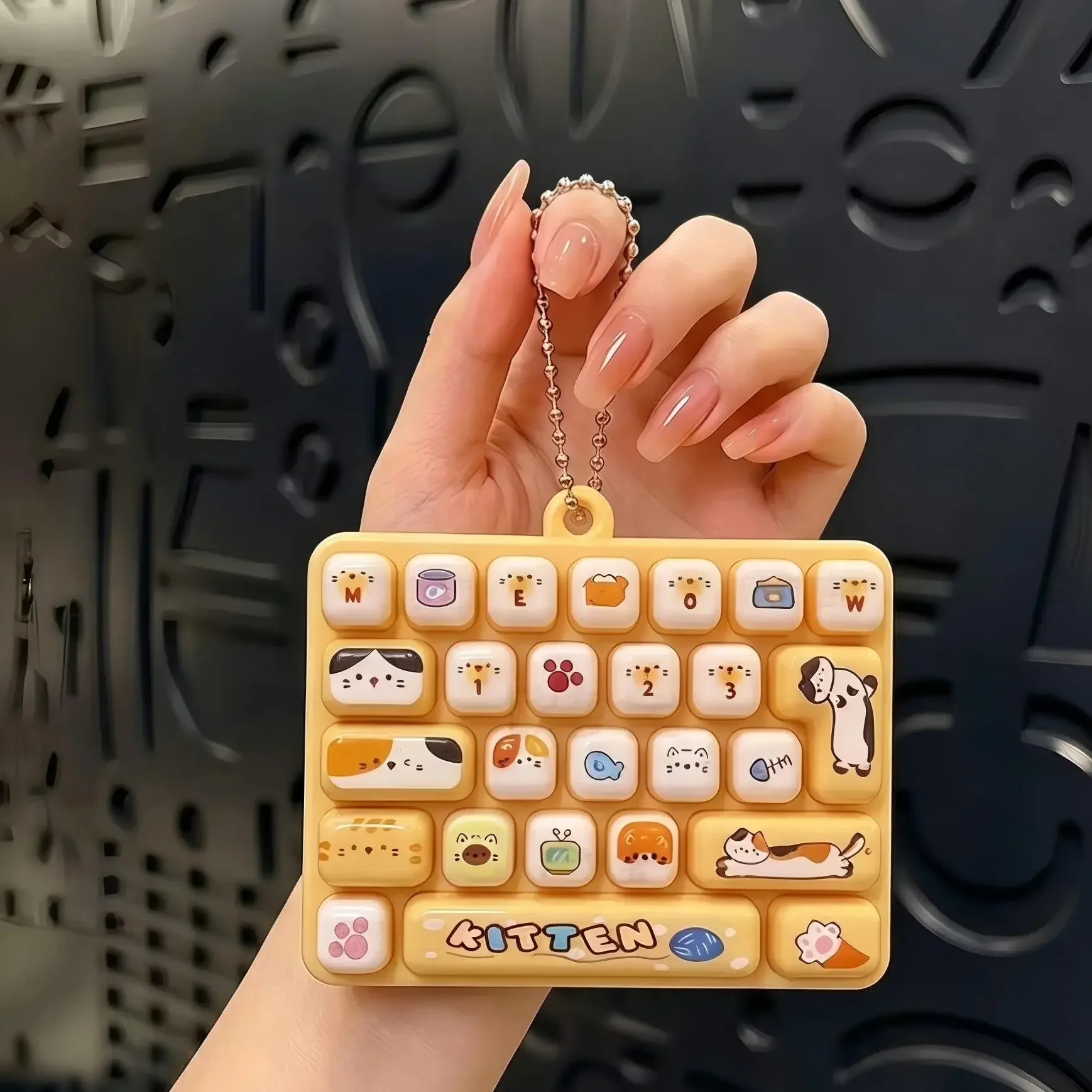 Mini 26 Keyboard Fidget Toy Keychain Portable Cartoon Styles Pressable Button Clicker Sensory Stress Relief Backpack Hanger Gift