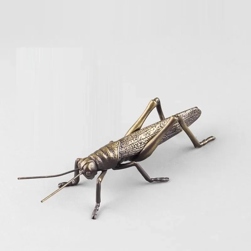 

Kung Fu Tea Holder Metal Brass Grasshopper for Home Decor Ornaments Figurine Accessoires Miniatures Pen Holders