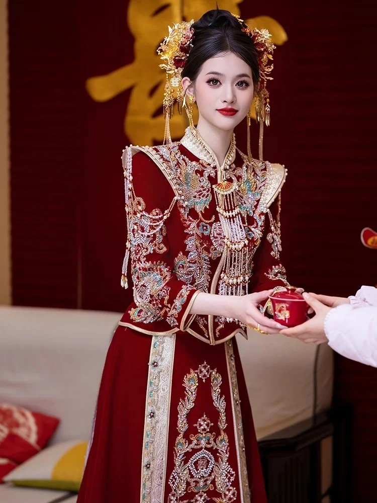

This Chinese-style wedding dress is a gown for brides velvet heavy and form-fitting