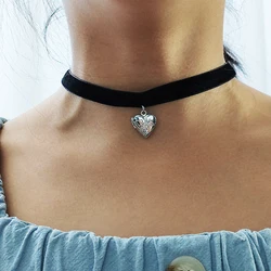 1pc New Tiny Flower Heart Platinum Color Photo Frame Pendant Charms Locket Korean Velvet Necklaces Family Memorial Jewelry