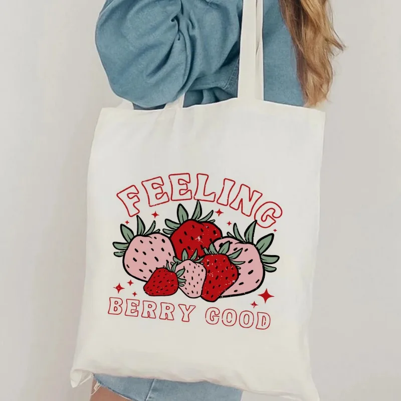 

Женская большая сумка Feeling Berry Good, клубничная большая сумка, набор косметичек, персонализированная подарочная сумка для девочек и леди
