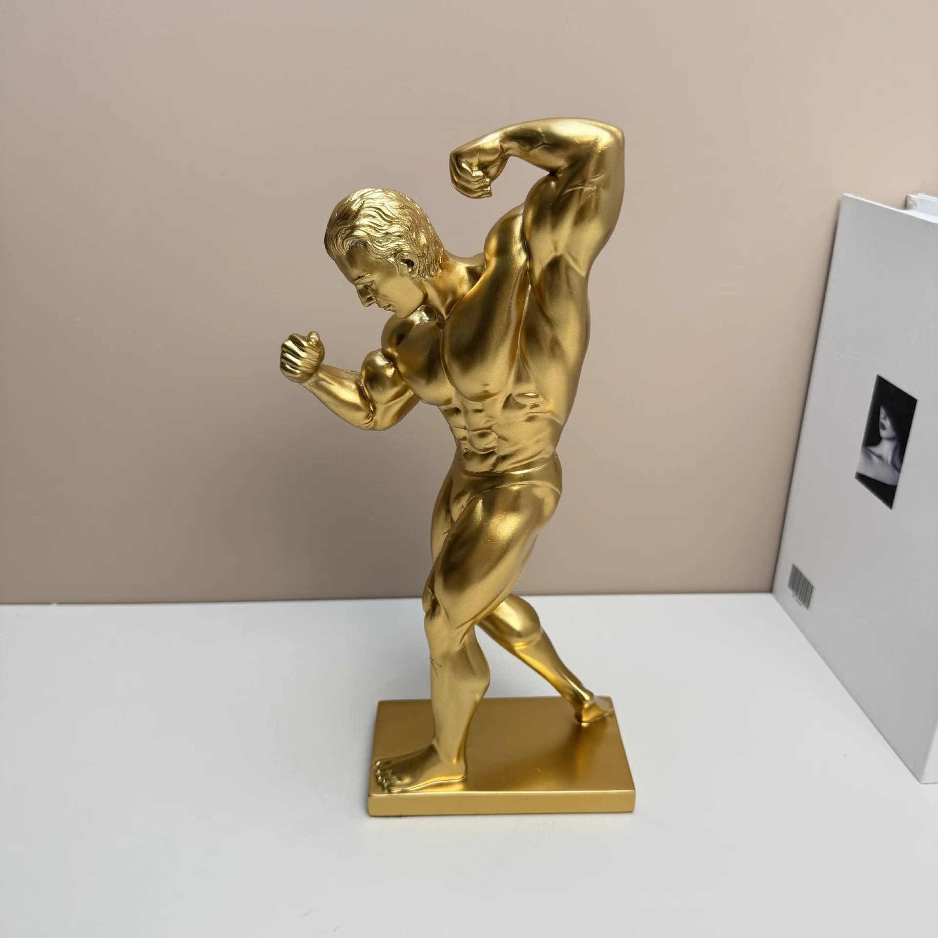 Creativity Fitness Coach Resin Handicraft Sculptures And Figurines Desktop Ornament Living Room Gym Display Window Decoration