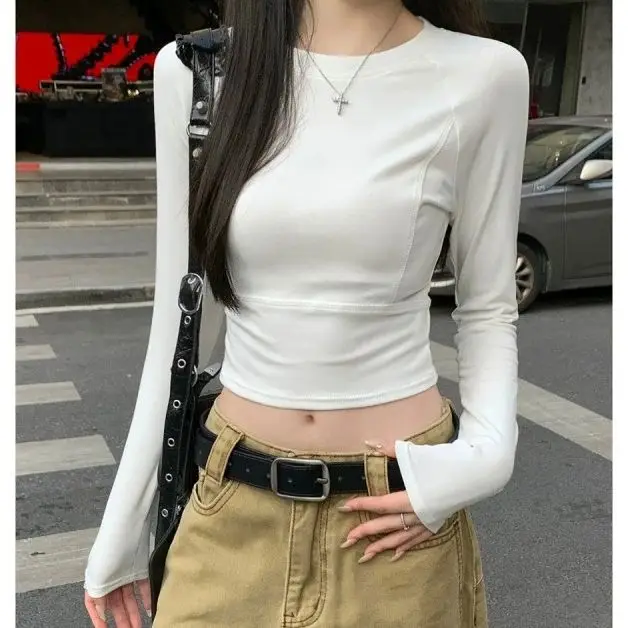 

Корейская женская футболка контрастного цвета на одно плечо с короткими рукавами, новинка лета 202, нестандартный вязаный топ