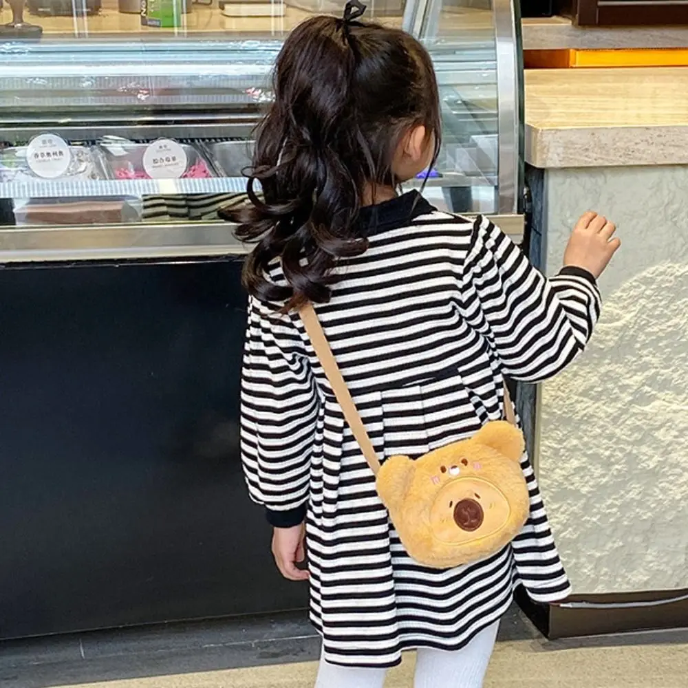 Sac à bandoulière en peluche Capybara de grande capacité, sac à bandoulière en coton PP avec fermeture éclair pour animaux de dessin animé, porte-monnaie grenouille moelleuse pour l'école