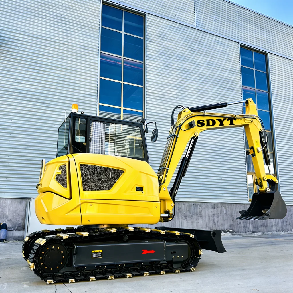 Hot Sale High Efficiency Compact Light Yellow Small Excavator 6.5 Ton Hydraulic Digger with CE Certification Customized