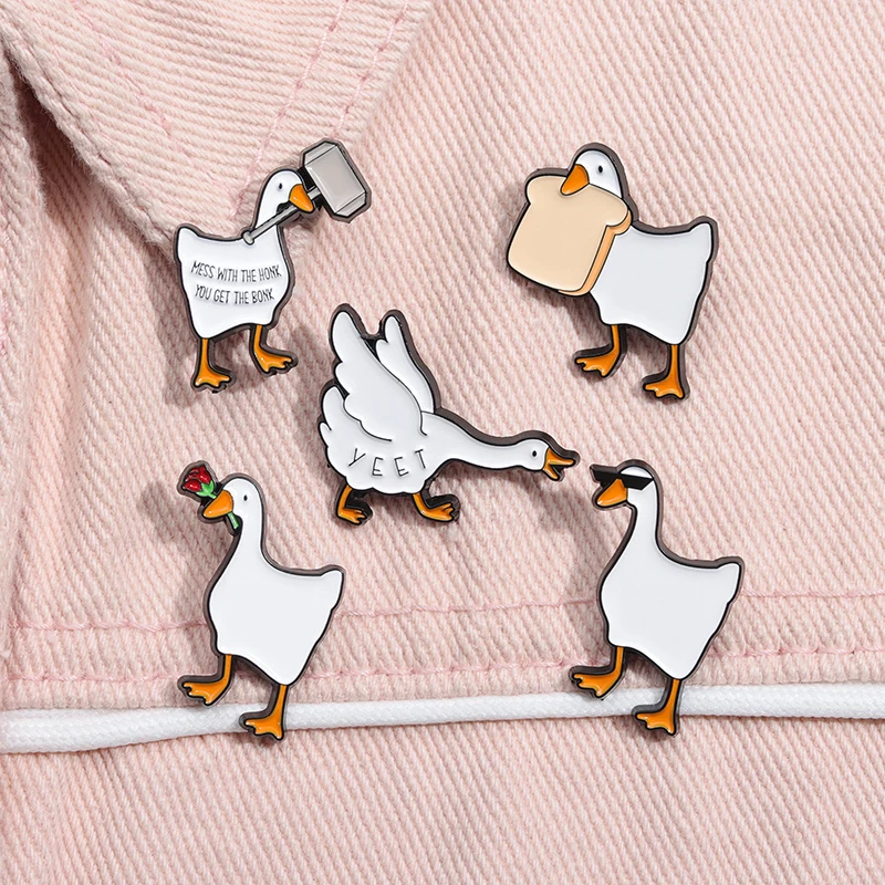 Multiple Duck Goose Enamel Pins Cute Cartoon Animal Duckling Brooches Creative Decorative Lapel Badge Backpack Pin Wholesale