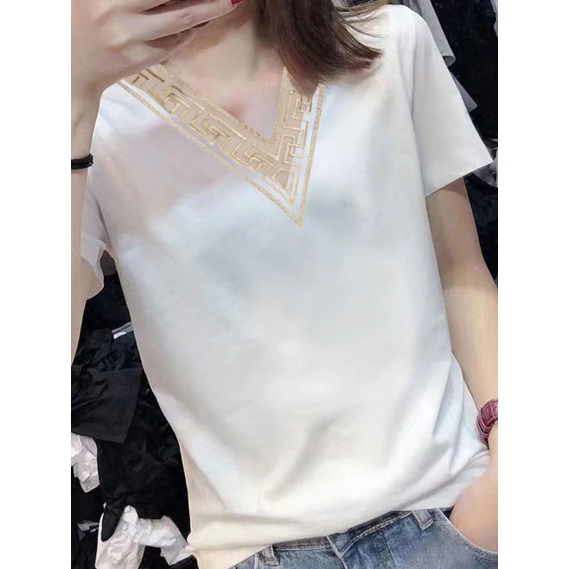 เสื้อยืดลูกไม้เย็บปะติดดีไซน์หรูหราสำหรับผู้หญิงเสื้อยืดคอวีแขนสั้นฤดูร้อนแฟชั่นสีดำสีขาวสุดชิคเสื้อ ropa de mujer