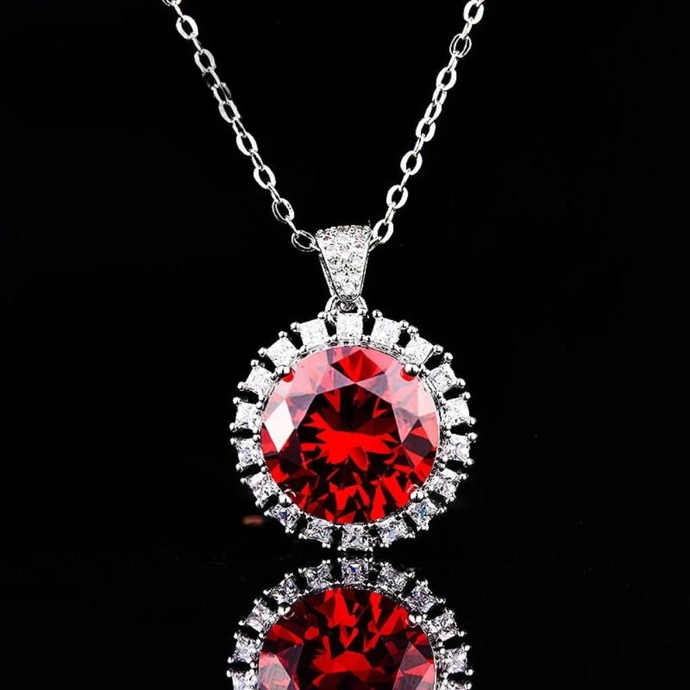Luxuriöser halbvergoldeter 925er Sterlingsilber-Anhänger mit ultrahellem blauem Saphir. Bunte Edelstein-Halskette, entworfen für Frauen. – Detail 16