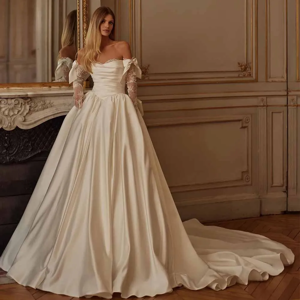Formele Hal Trouwjurken Satijn A-lijn Bruiloft Jurken Ivoor Off-the-shoulder Kanten Strikjes Ruches Staart Trouwjurken