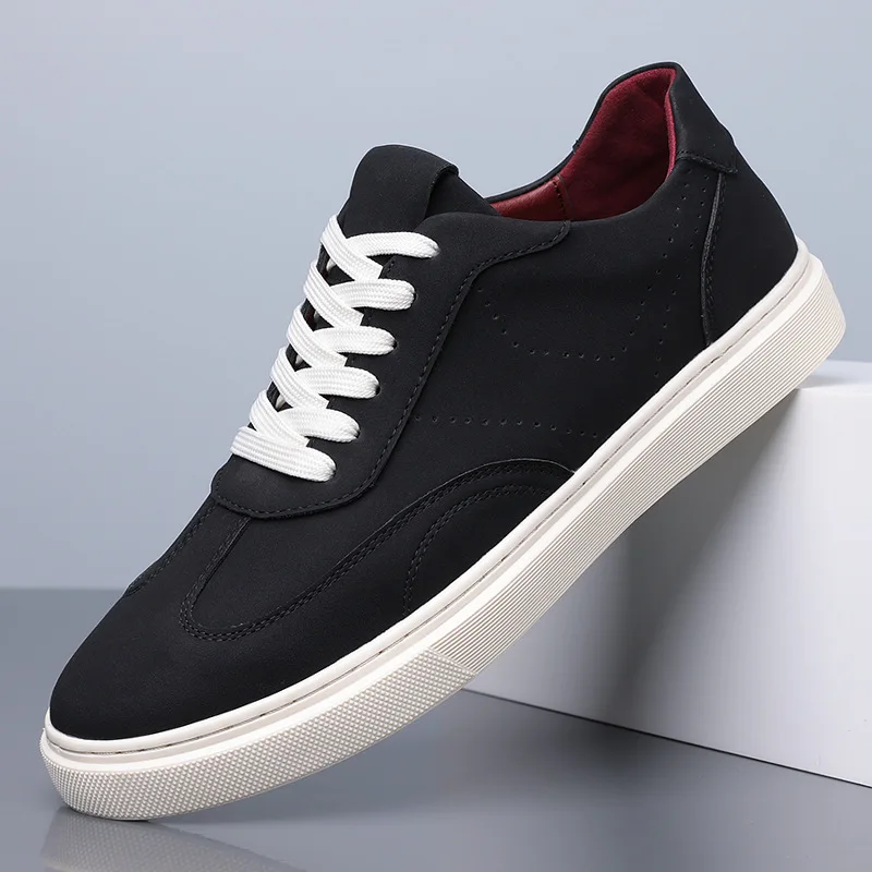 

New Shoes for Man Suede Leather Casual Shoes Fashion Flat Skateboard Shoes Youth Lace-up Sneakers