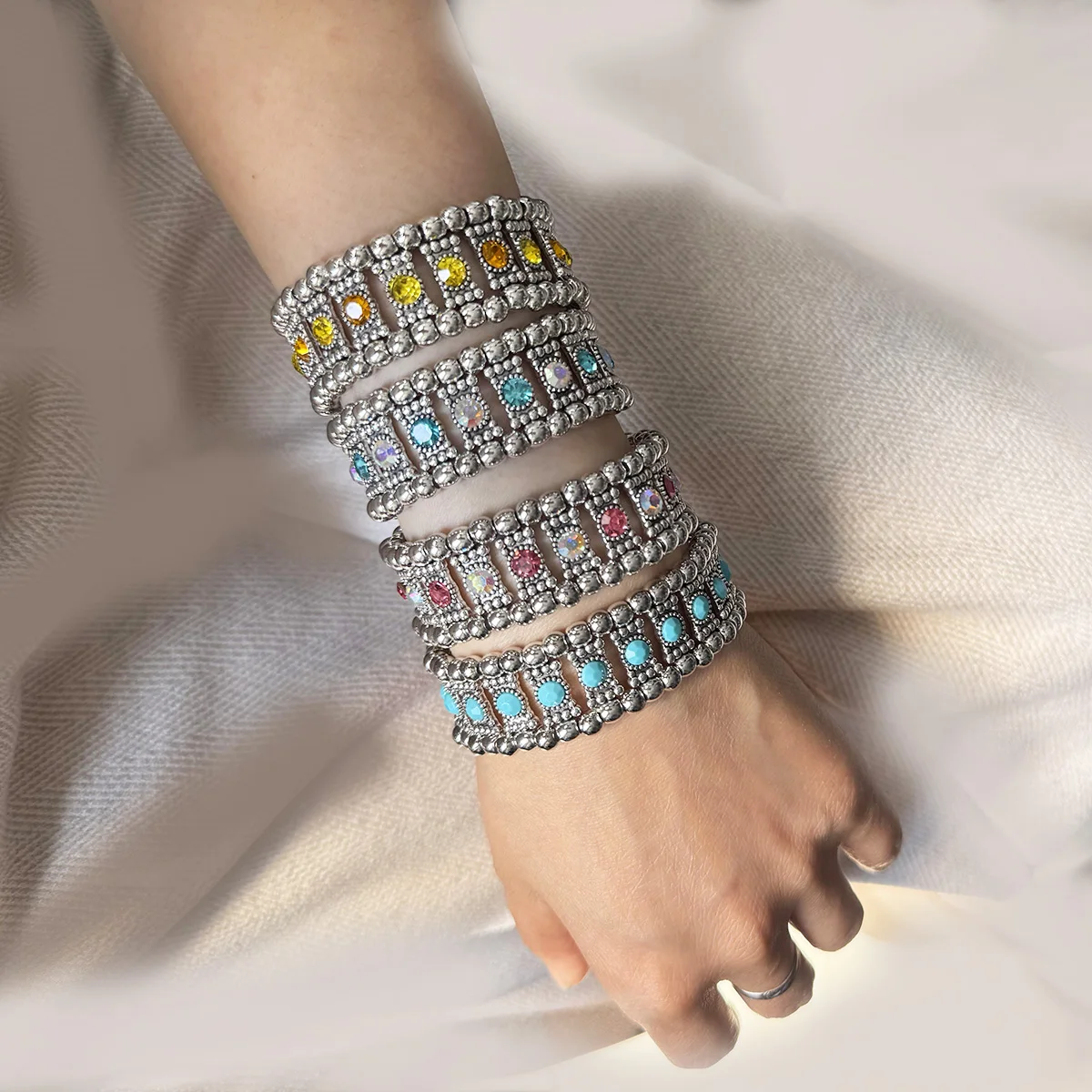 Vintage Rhinestone Elastic Bracelet For Women Holiday Leisure Daily Wear Fashion Decorative Jewelry