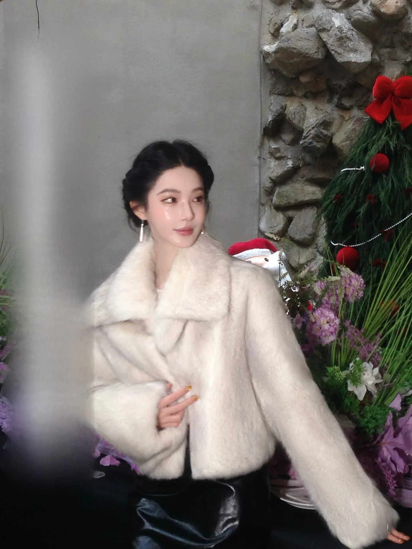 

Alin Iceberg Sea 100% Angora Rabbit Fur Short Coat Women's Winter Thickened Collar Luxury Outerwear Light Luxury Style Button...