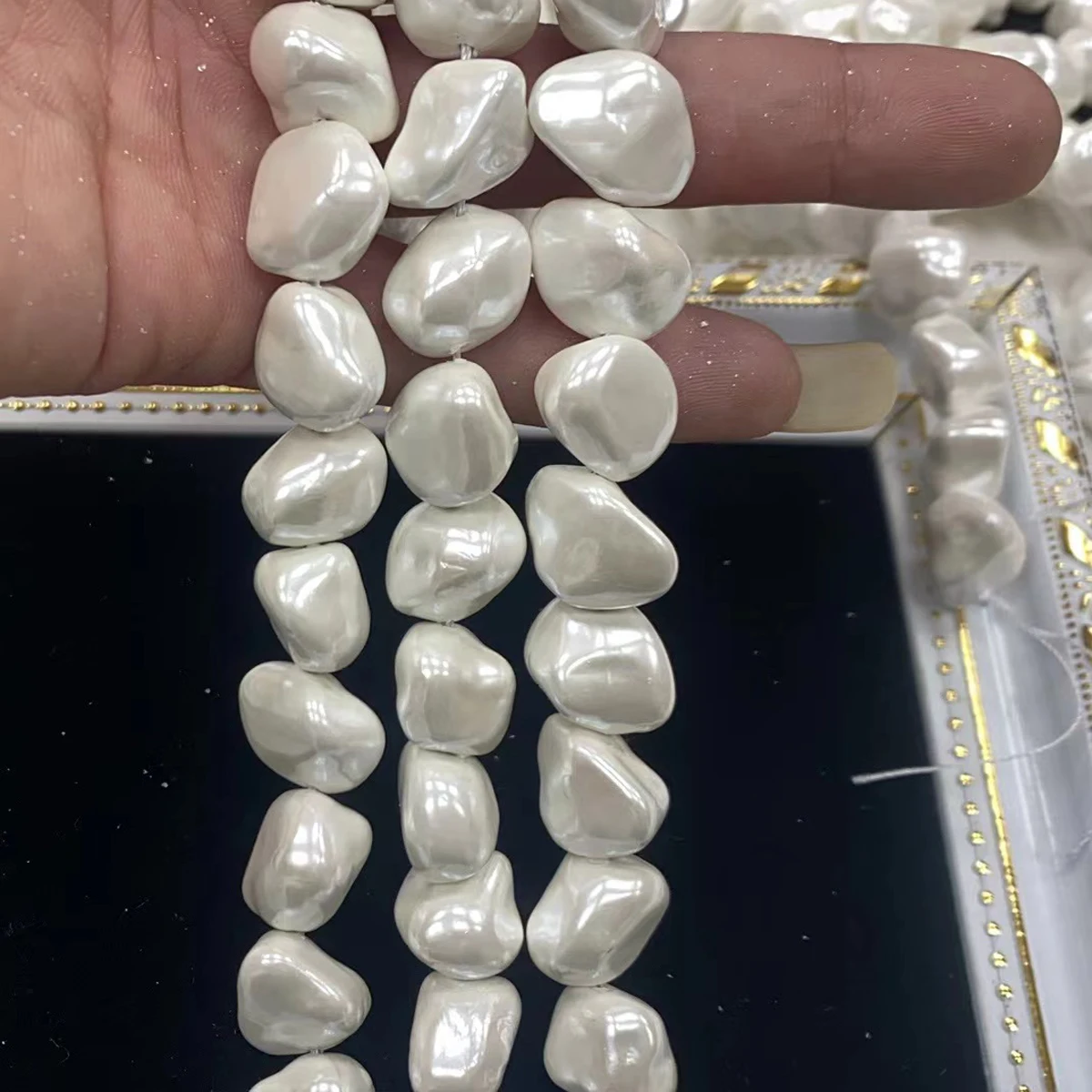 Design Natural Irregular Shell Beads 10-18mm Lustrous Imitation Pearl Design Premium Craft Supplies for Handmade Jewelry Making