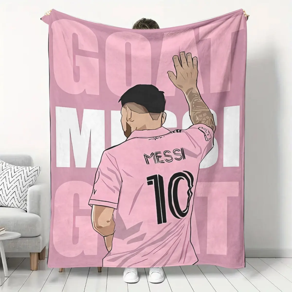Football Legend: A Cozy, Stylish Blanket with Messi Artwork and Bold Pink Design, Perfect for Sports Fans