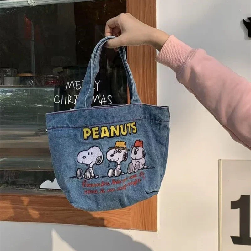 2026 Neue Snoopy Damen-Jeans-Handtasche, Cartoon-Lunch-Tasche, Modische Beliebte Schultertasche, Mädchen-Lunchbox-Tasche, Reisetasche – Detail 3