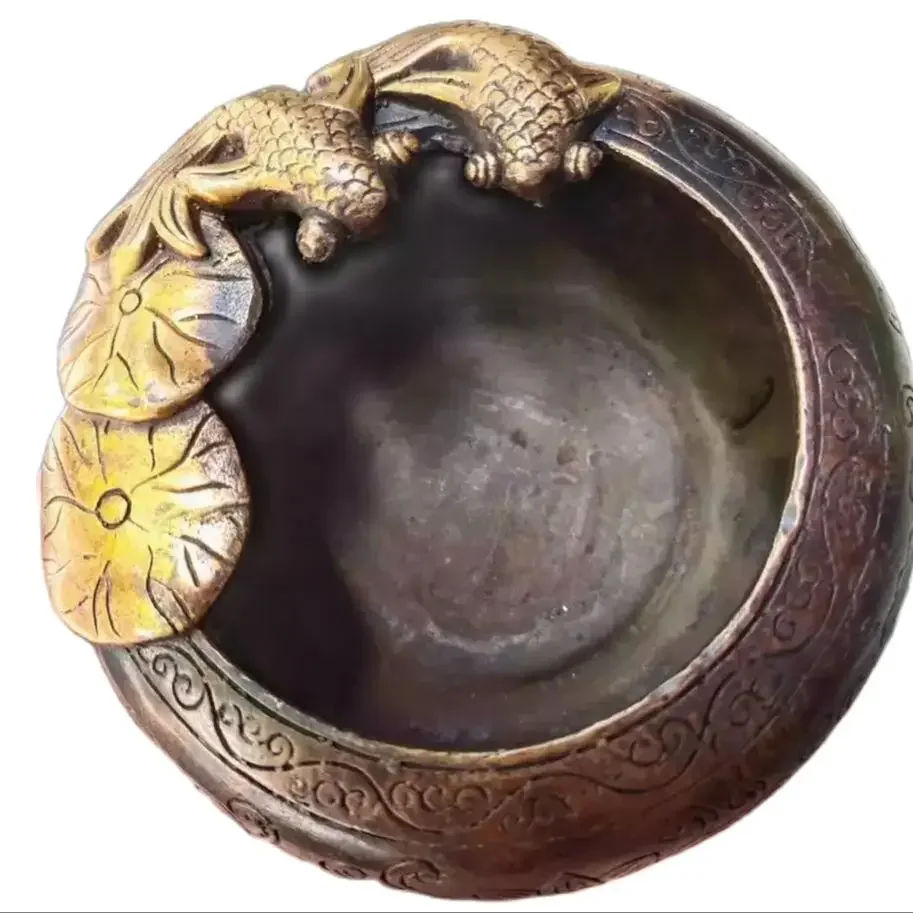 

Metal goldfish pen wash ashtray, inkstone decoration, home, office, cultural and creative ornaments